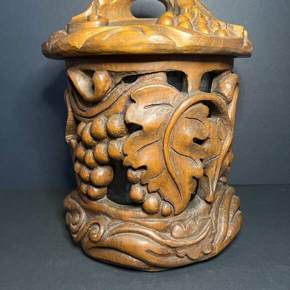 Beautiful Vintage Large Hand Carved Wooden Grape Vine Cutout Container Bin w Lid - Picture 2 of 9